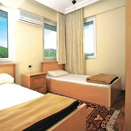 Sleeps 6 Air Con Wifi